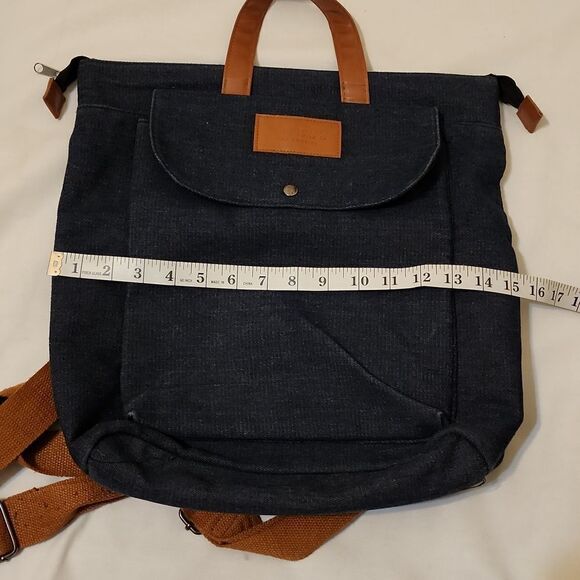 Guess convertible denim backpack. - Picture 6 of 7